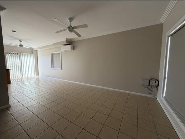 Immaculate 4 Bedroom Townhouse In a Convenient Location!