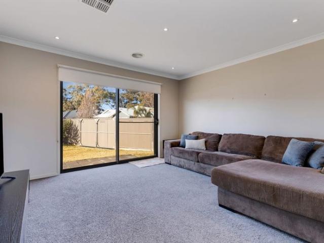 Immaculate 4 bedroom, Family home in Armitage Estate