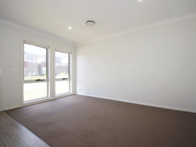 Immaculate 4 Bedroom Home in Quiet Neighbourhood