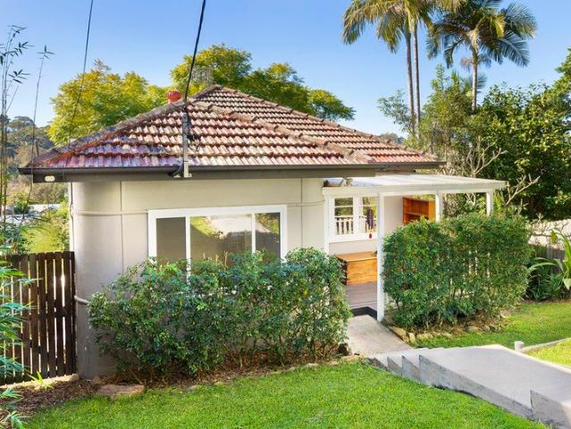Immaculately kept family home with North East facing deck and backyard