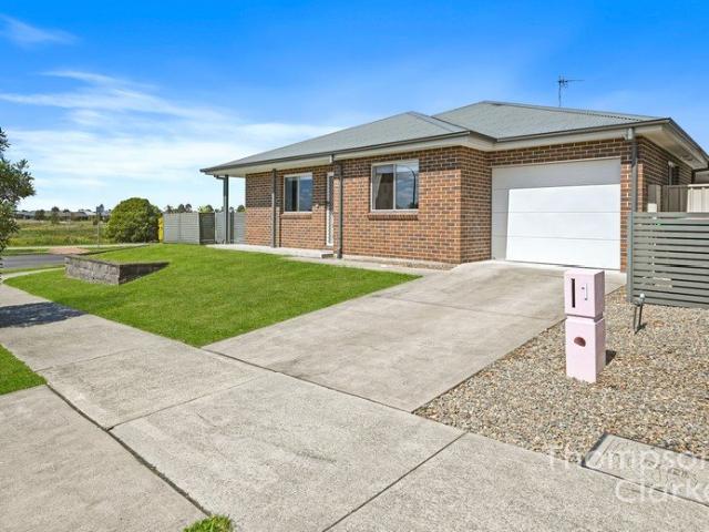 Immaculately Maintained With Views!