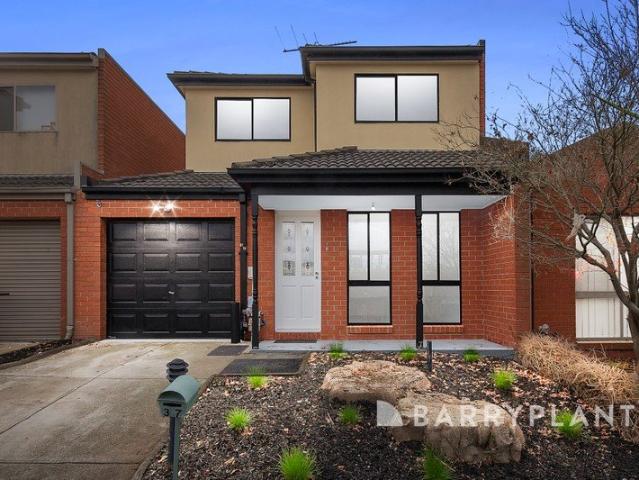 Immaculately Maintained Family Home in a Convenient Location