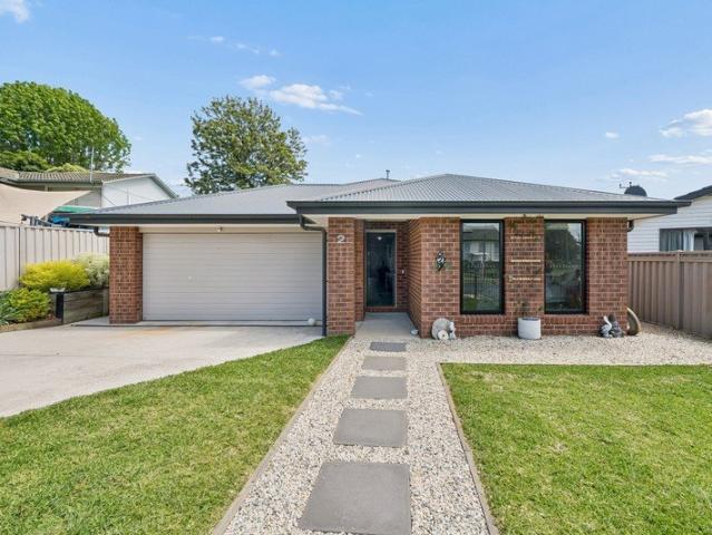 Immaculately Maintained Space, Comfort & Convenience!