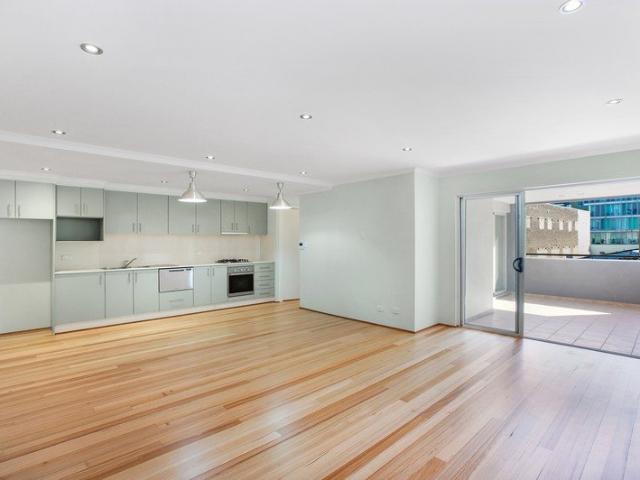 Immaculately Presented Apartment with Exceptional Outdoor Space