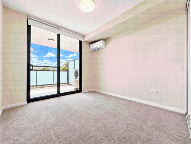 IMMACULATELY PRESENTED APARTMENT IN THE HEART OF LIVERPOOL CBD!