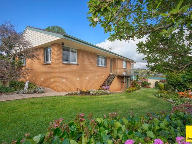 Immaculately Presented Brick Home