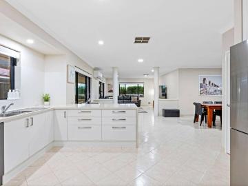 Immaculately Presented Family Home in a Quiet Landsdale Location