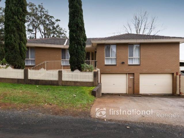 Immaculately Presented Family Home with Exceptional Vehicle Accommodation
