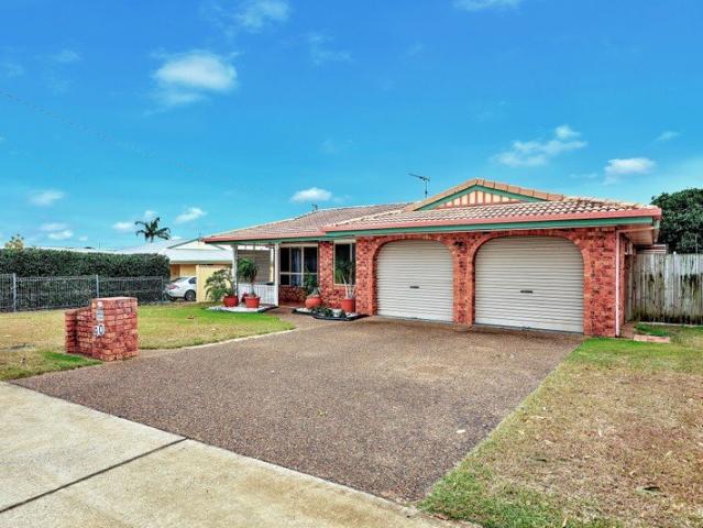 Immaculately Presented Five Bedroom Family Home with Powered Shed
