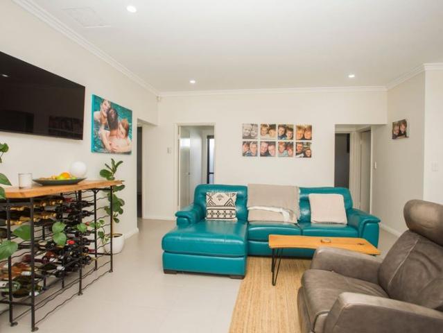 Immaculately presented front unfurnished home