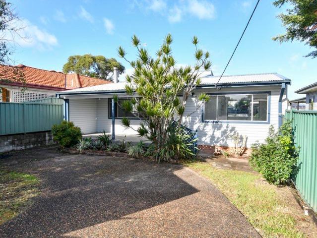IMMACULATELY PRESENTED HOME!