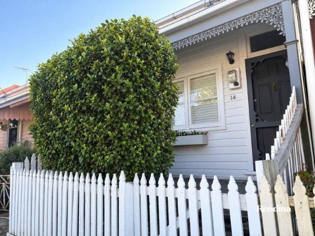 IMMACULATELY PRESENTED REFURBISHED SINGLE FRONTED HOME