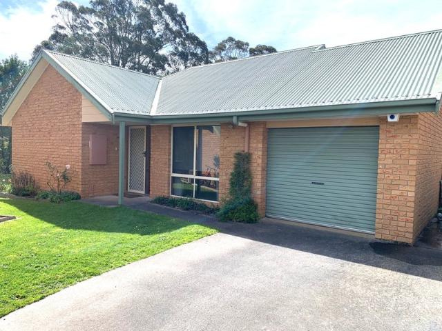 Immaculately Presented Stand Alone Unit with North Facing Aspect