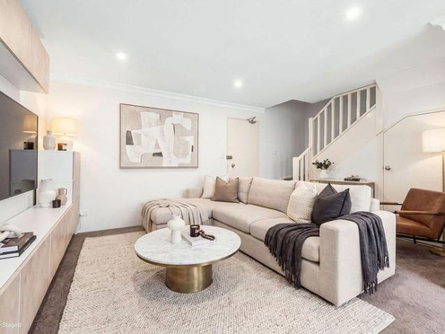 Immaculately Presented Split Level Apartment with Modern Comforts