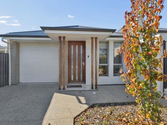 IMMACULATELY PRESENTED, TORRENS TITLE MODERN HOME ~ Low Maintenance & Convenience