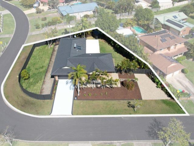 Immaculately Presented With Space, Privacy And Dual Side Access
