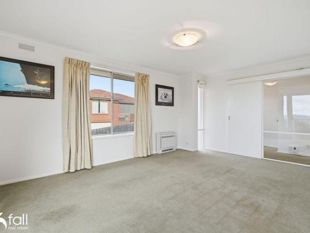 Immaculately presented 2 Bedroom Home