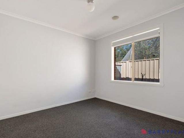 IMMACULATELY PRESENTED 3 BEDROOM UNIT!