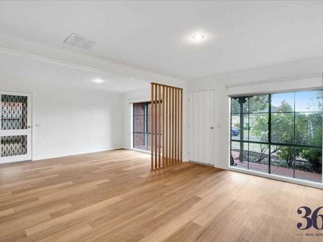 ! Immaculately Presented 3 Bedroom Home for Rent Close to Schools, Shops & Public Transport !