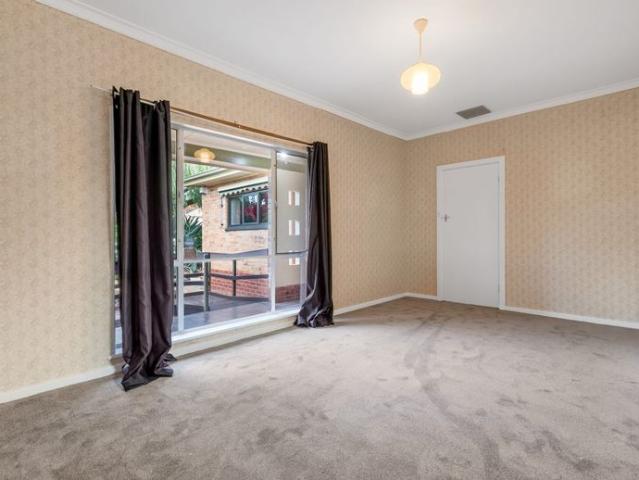 Immaculately presented 3 bedroom home with extended games/rumpus room