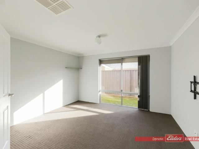 Immaculately Presented 4 x 2 with Ducted Air Conditioning