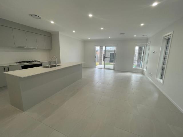 Immaculately presented 5 bedroom home in Watagan Park