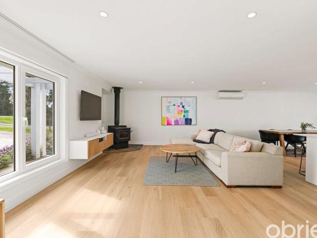 Immaculately Renovated Lifestyle Property with Space to Spare