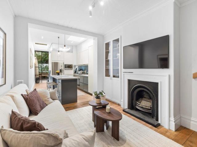 Immaculately renovated terrace in village location