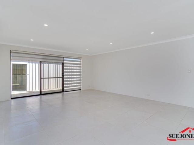 IMMACULATELY RENOVATED 4 X 2