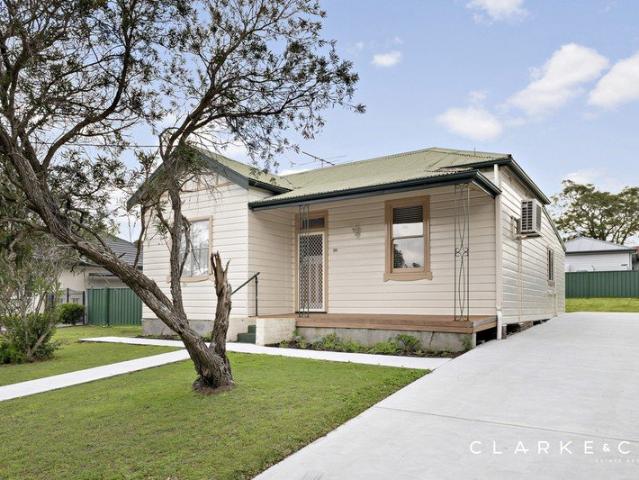IMMEDIATE DUAL INCOME IN A PRIME EAST MAITLAND LOCATION!