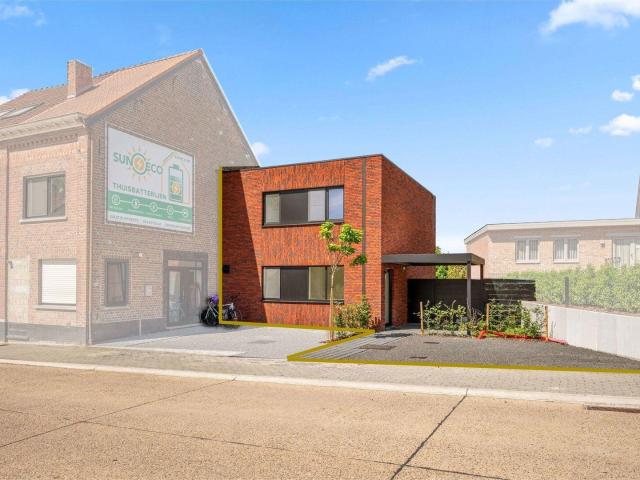 Immediately available newly built home near Zoet Water