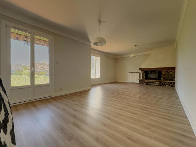 Immense maison à vendre 339000 € à Angos