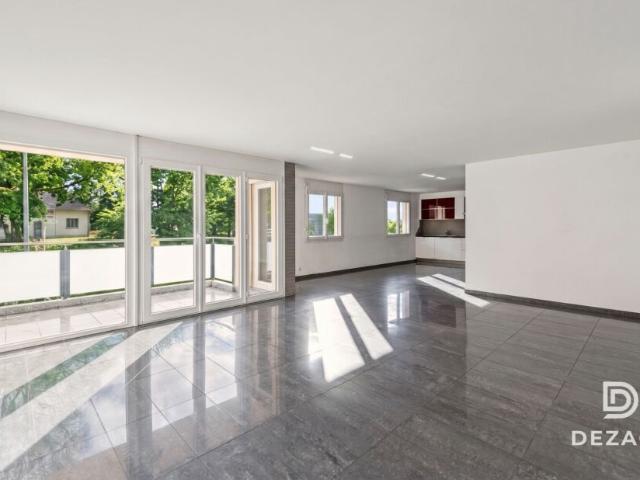 Immense appartement avec 4 chambres, à 2 minutes des écoles et commerces !