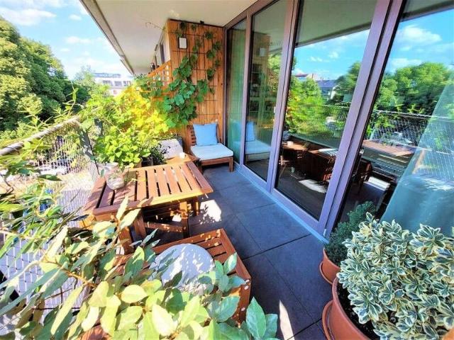 IMMERGRÜN Exklusive 4 Zimmer Wohnung mit großzügiger umlaufender Terrasse