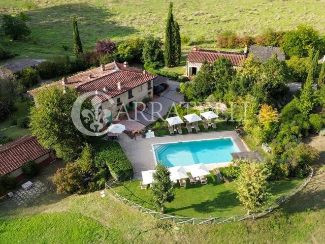 Immersa nella splendida campagna toscana, tra Firenze e Sien. 600m² Colle di Val d'Elsa