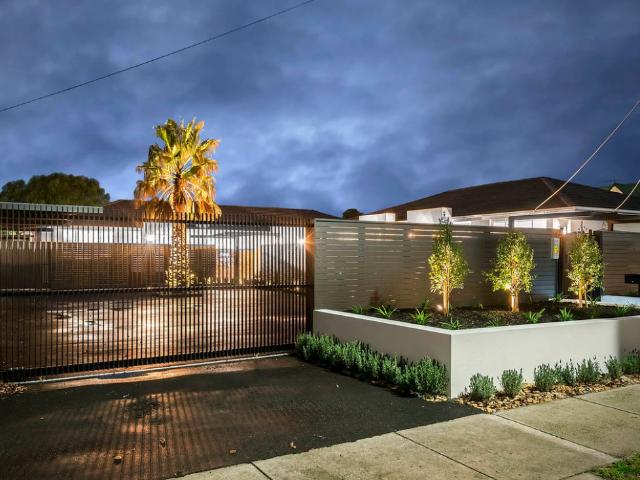 IMMERSE YOURSELF IN MODERN LUXURY