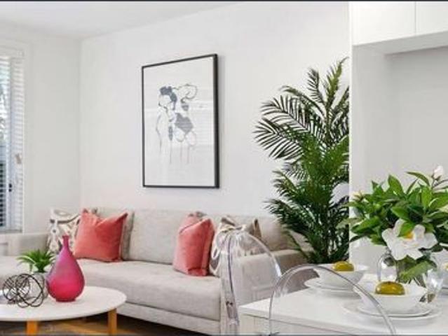 IMMERSE YOURSELF IN MODERN LUXURY