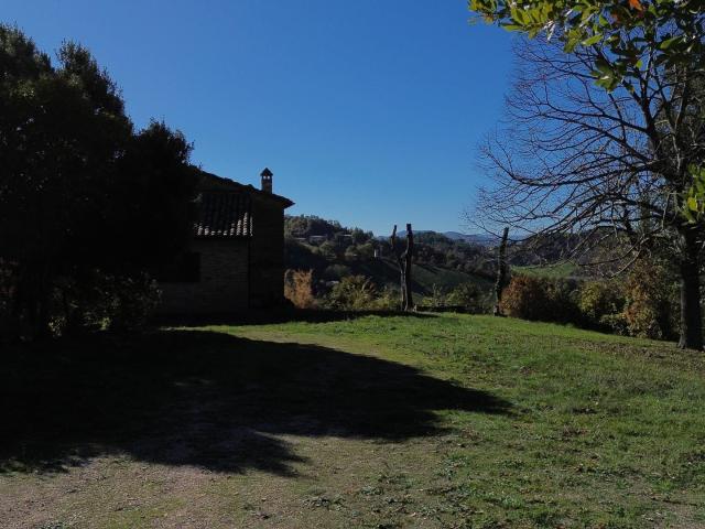 Immerso nel suggestivo e storico territorio del Montefeltro 250m² Pergola