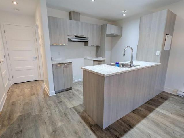 Immeuble 182 Rue Chevrefils, Saint Rémi Promotion à 1 745 $ Pendant 12 Mois! Appartement Style Maison De Ville 5 ½ Rénové à Louer – Saint‑Rémi