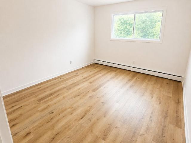 Immeuble 185 Rue Wilson, Sherbrooke Grand 5 1/2 à Louer à Sherbrooke