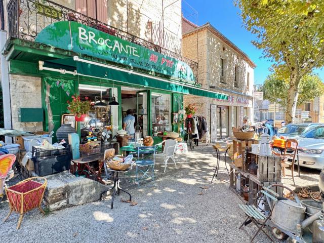 Immeuble 2 appartements 1 local commercial 113m² Limogne en Quercy