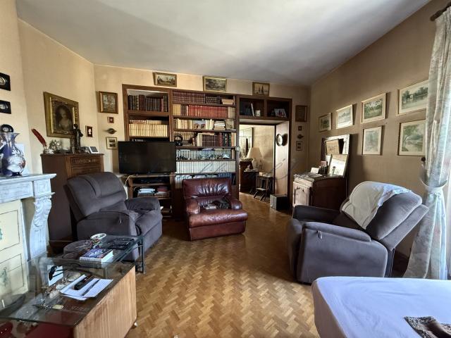 Immeuble A Créer Ou Maison De Caractère Centre Historique 240m² Périgueux