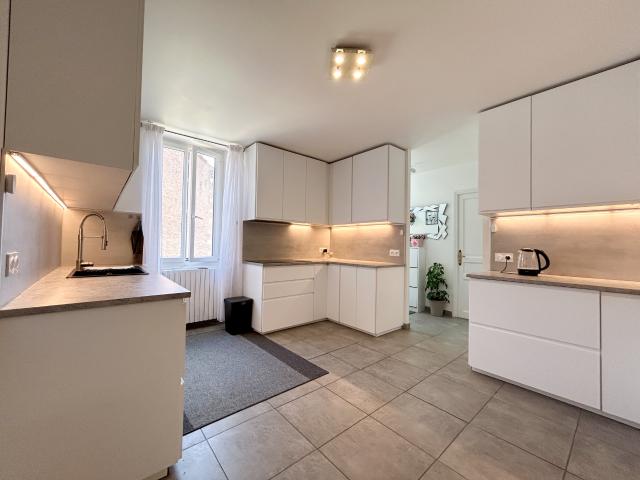 Immeuble à vendre Bézenet