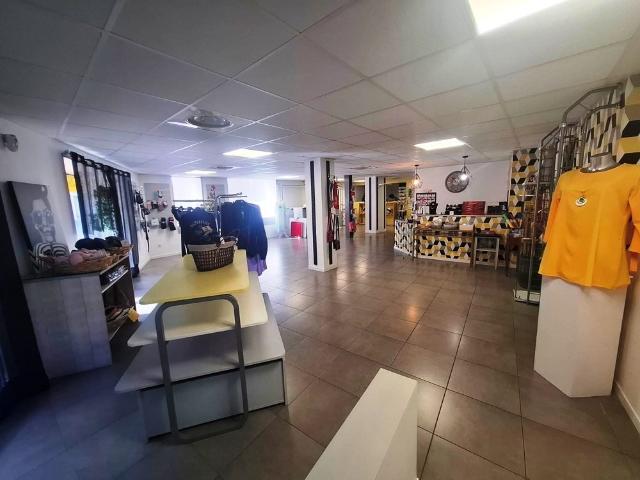 Immeuble à vendre Saint Béat Lez 285m² Saint Béat Lez