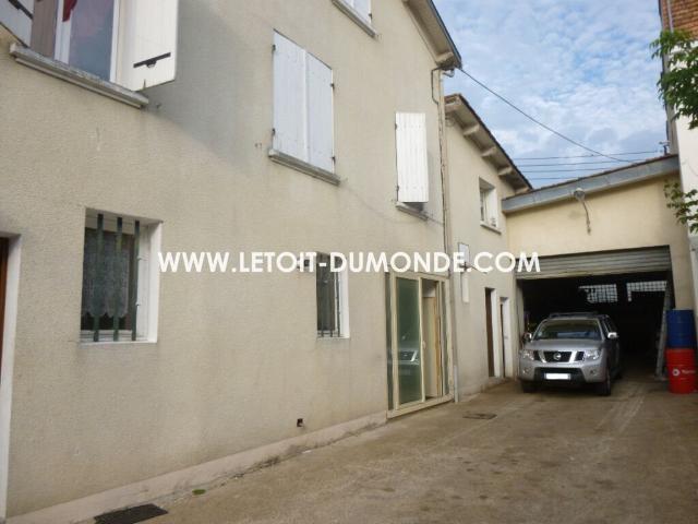Immeuble avec grand local de 320 m² à Périgueux 320m² Périgueux