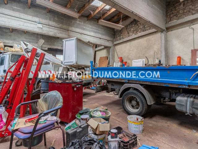 Immeuble avec grand local de 320 m² à Périgueux 320m² Périgueux