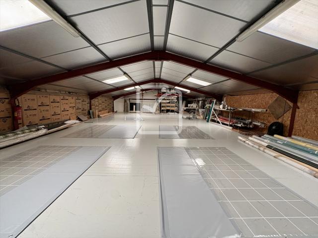 Immeuble Commercial 340 m2 340m² Terrasson Lavilledieu