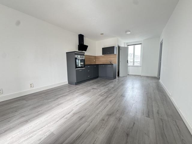 Immeuble de 4 appartements avec parking privé 155m² Montluçon