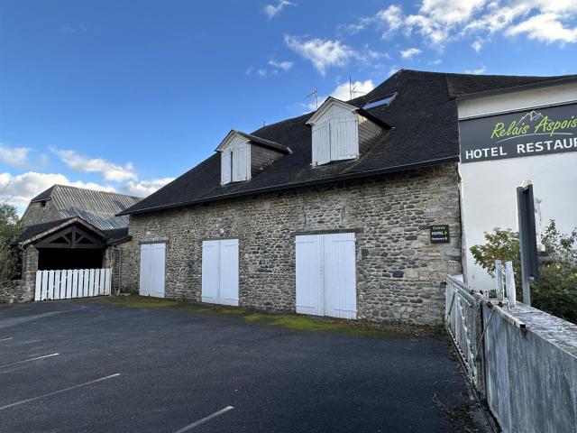 Immeuble de 1120 m2 d'exploitation à Gurmençon 1120m² Gurmençon