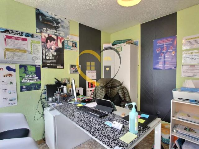 IMMEUBLE DE 196,98 m² à Saint Martin D'Auxigny